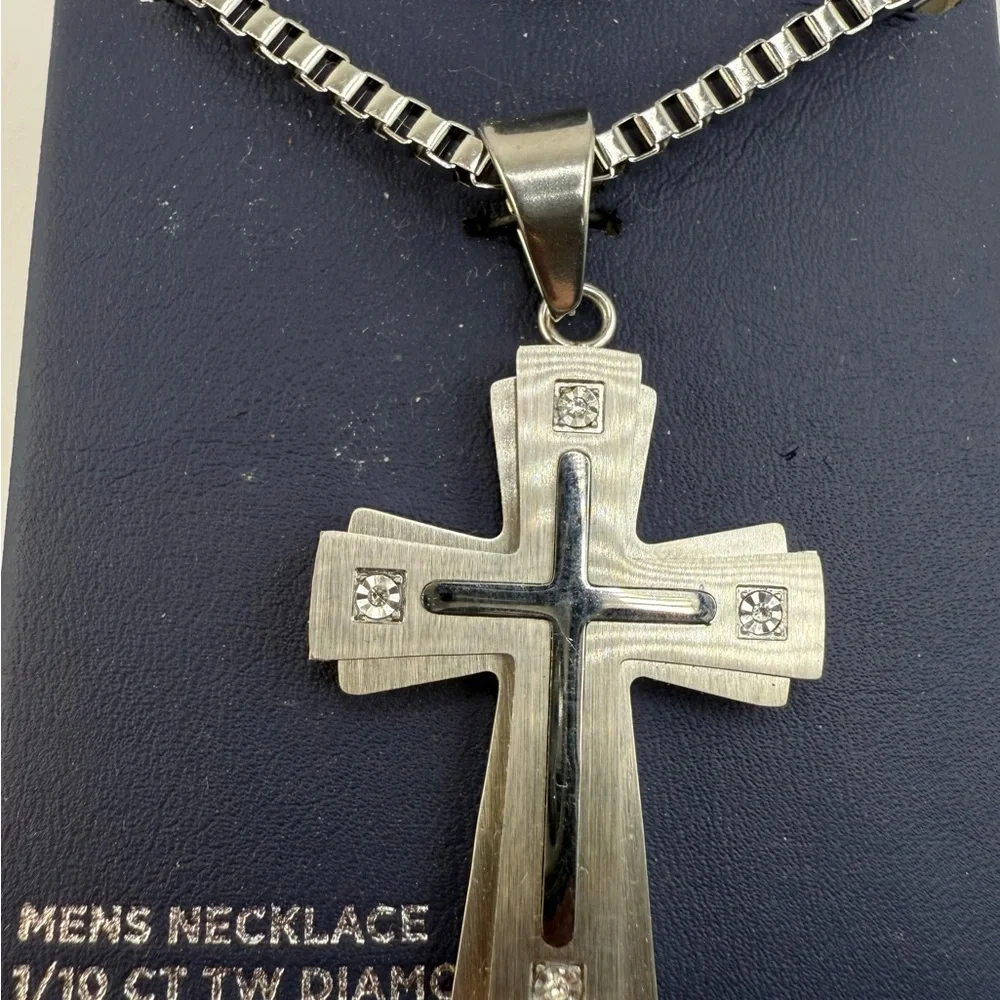 New Men’s cross necklace and curb link bracelet set, stainless steel w/diamonds - Picture 6 of 9